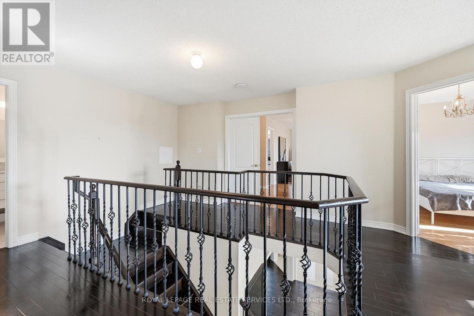 2353 Woodcrest Drive, Oakville, Ontario  L6M 4S2 - Photo 34 - W12926686