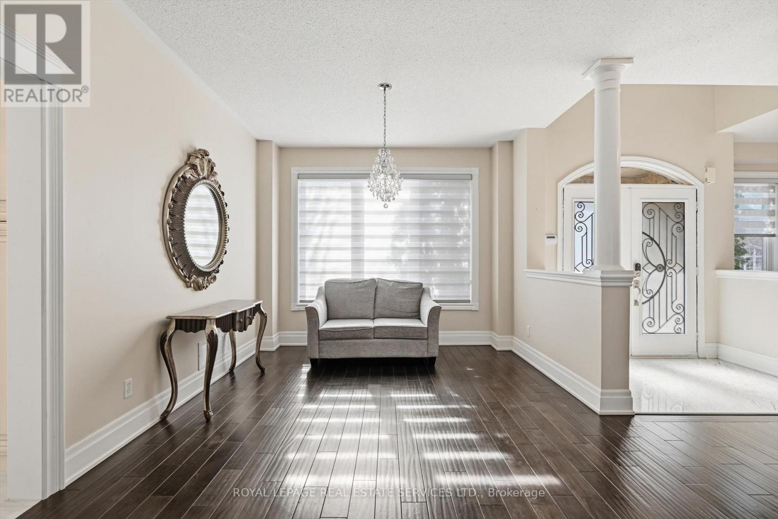 2353 Woodcrest Drive, Oakville, Ontario  L6M 4S2 - Photo 9 - W12926686