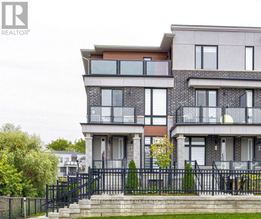 52 - 70 Knotsberry Circle, Brampton, Ontario  L7A 0S2 - Photo 2 - W12926694