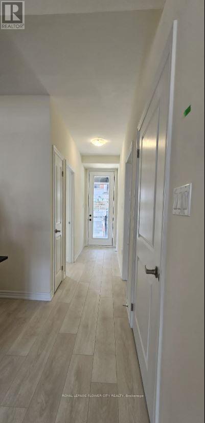 52 - 70 Knotsberry Circle, Brampton, Ontario  L7A 0S2 - Photo 3 - W12926694