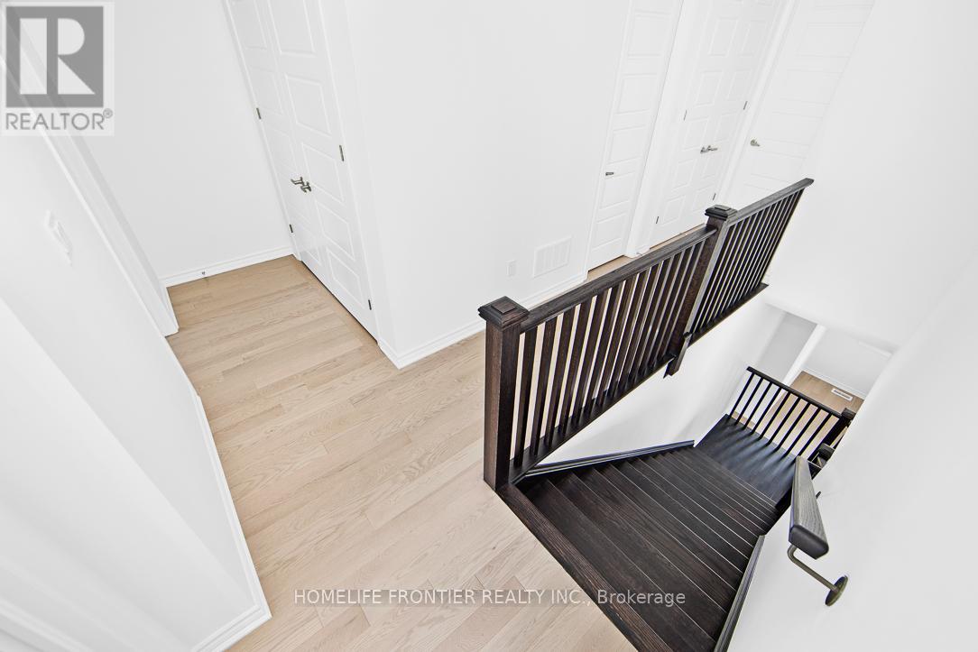 3035 Bramall Gardens, Oakville, Ontario  L6H 7G1 - Photo 12 - W12926724