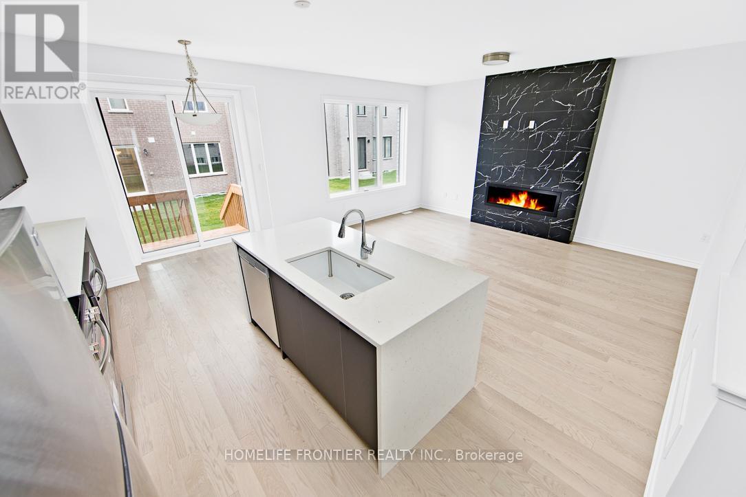 3035 Bramall Gardens, Oakville, Ontario  L6H 7G1 - Photo 7 - W12926724