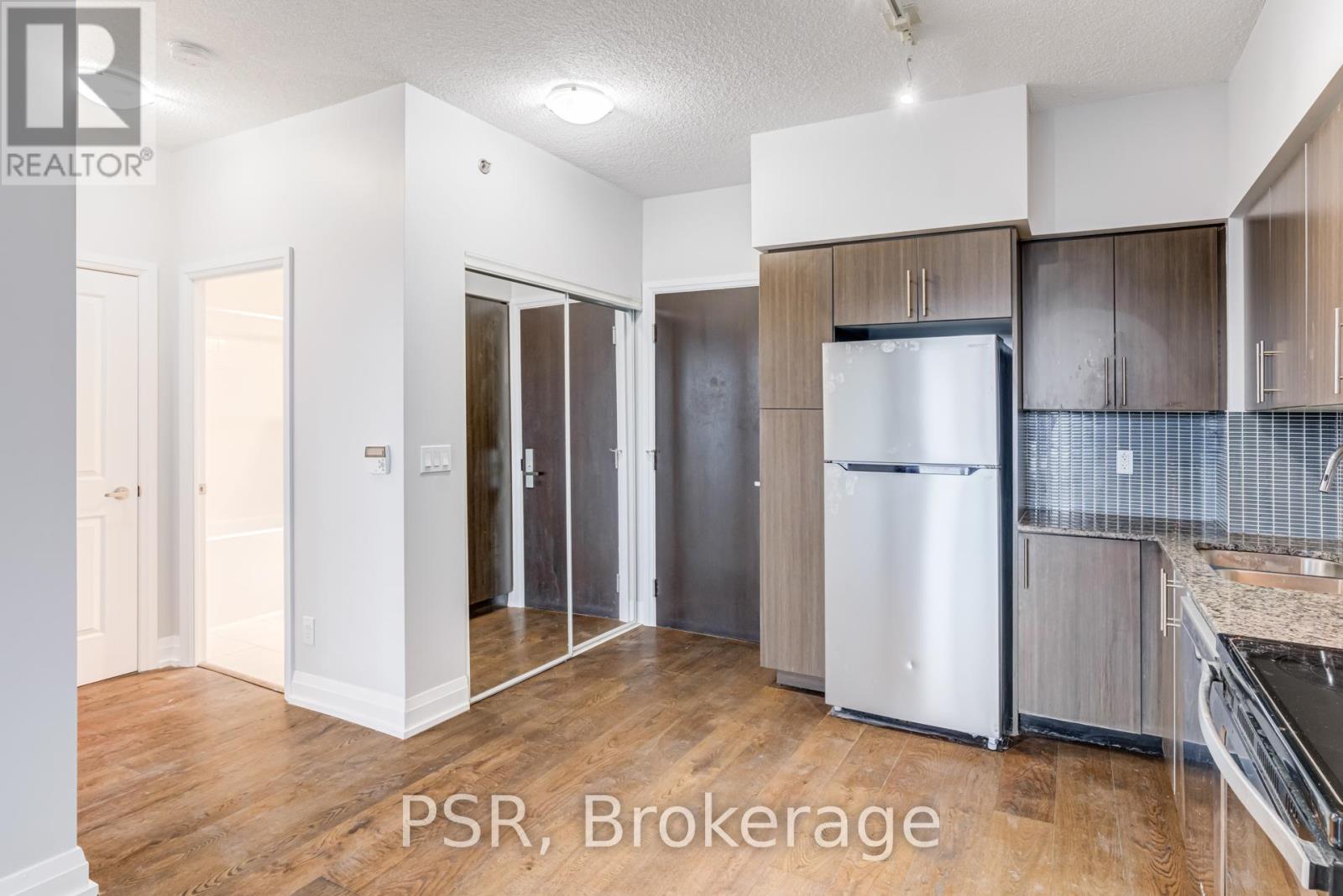 602 - 65 Speers Road, Oakville, Ontario  L6K 0J1 - Photo 15 - W12926752