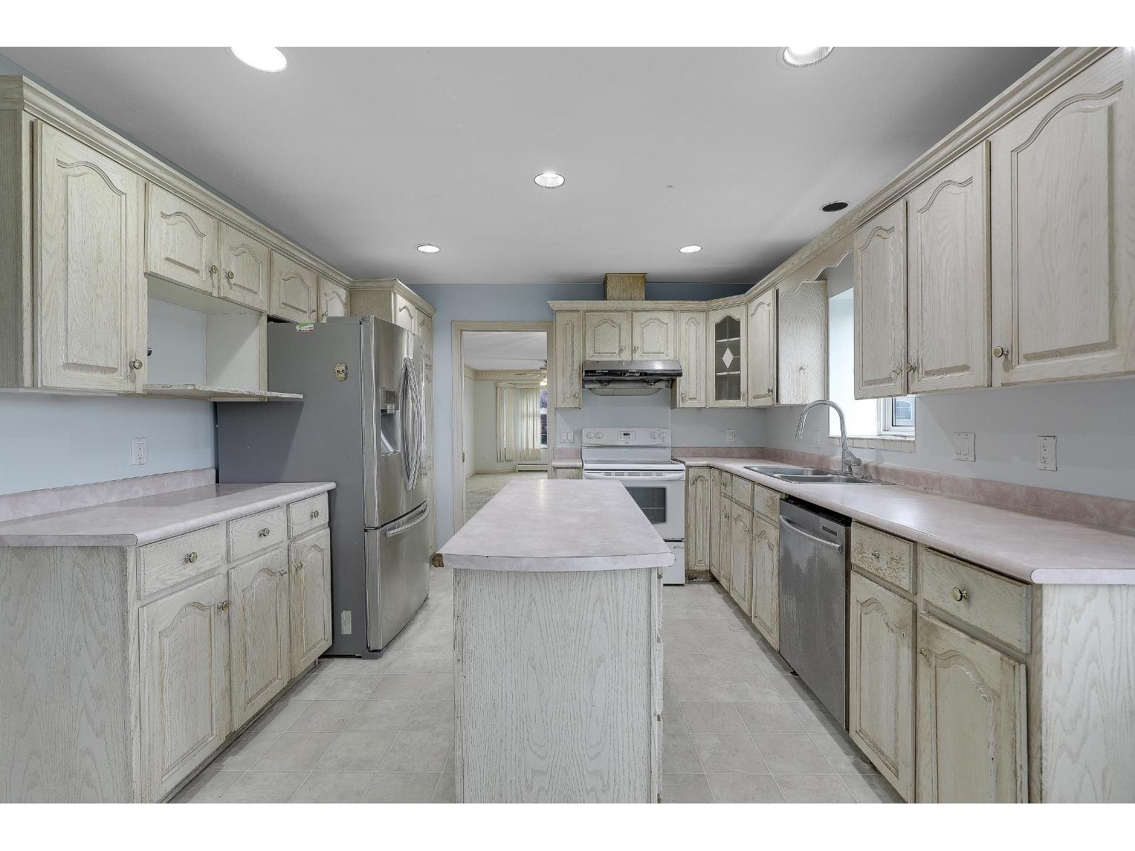 12255 64a Avenue, Surrey, British Columbia  V3W 3R8 - Photo 11 - R3103585