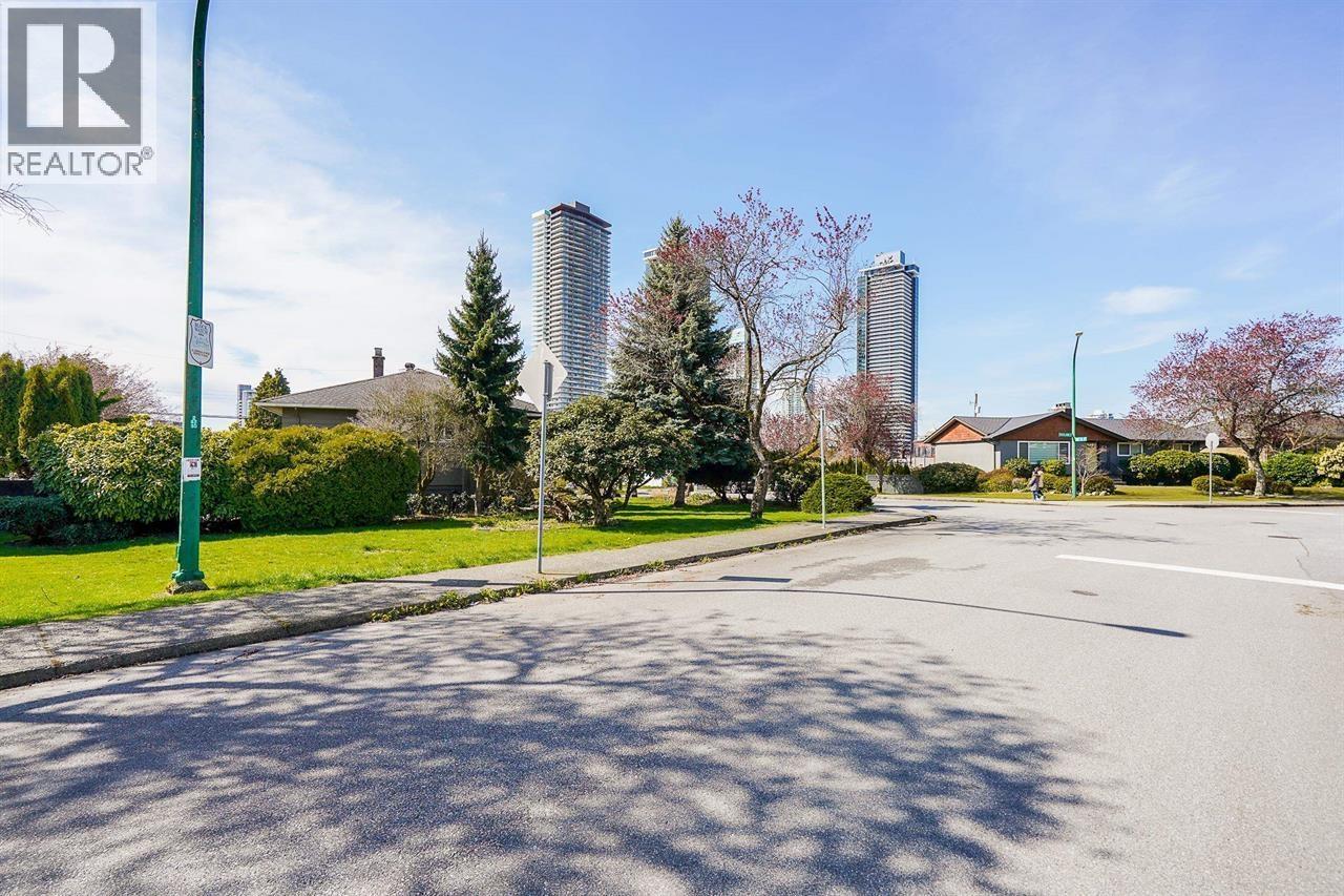 1740 Beta Avenue, Burnaby, British Columbia  V5C 5M7 - Photo 7 - R3104114