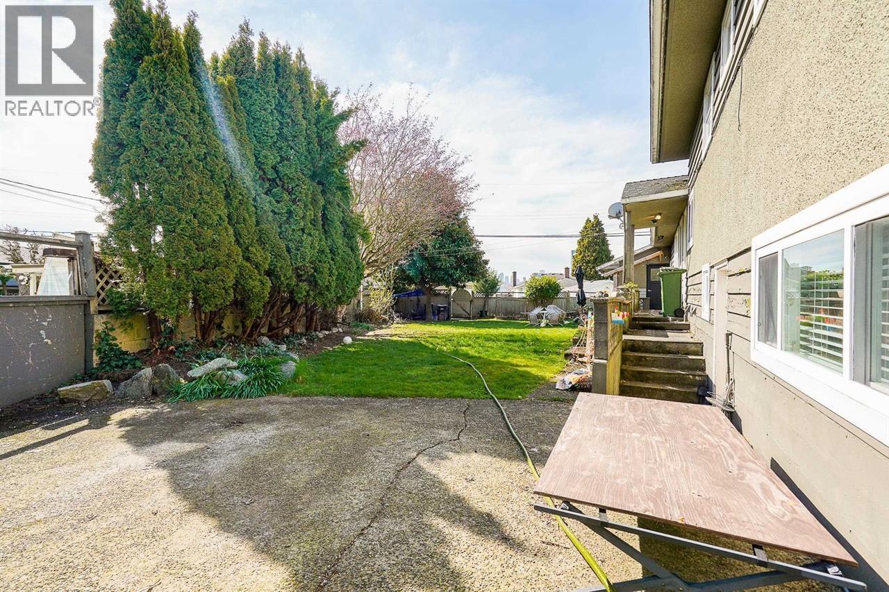 1740 Beta Avenue, Burnaby, British Columbia  V5C 5M7 - Photo 11 - R3104114