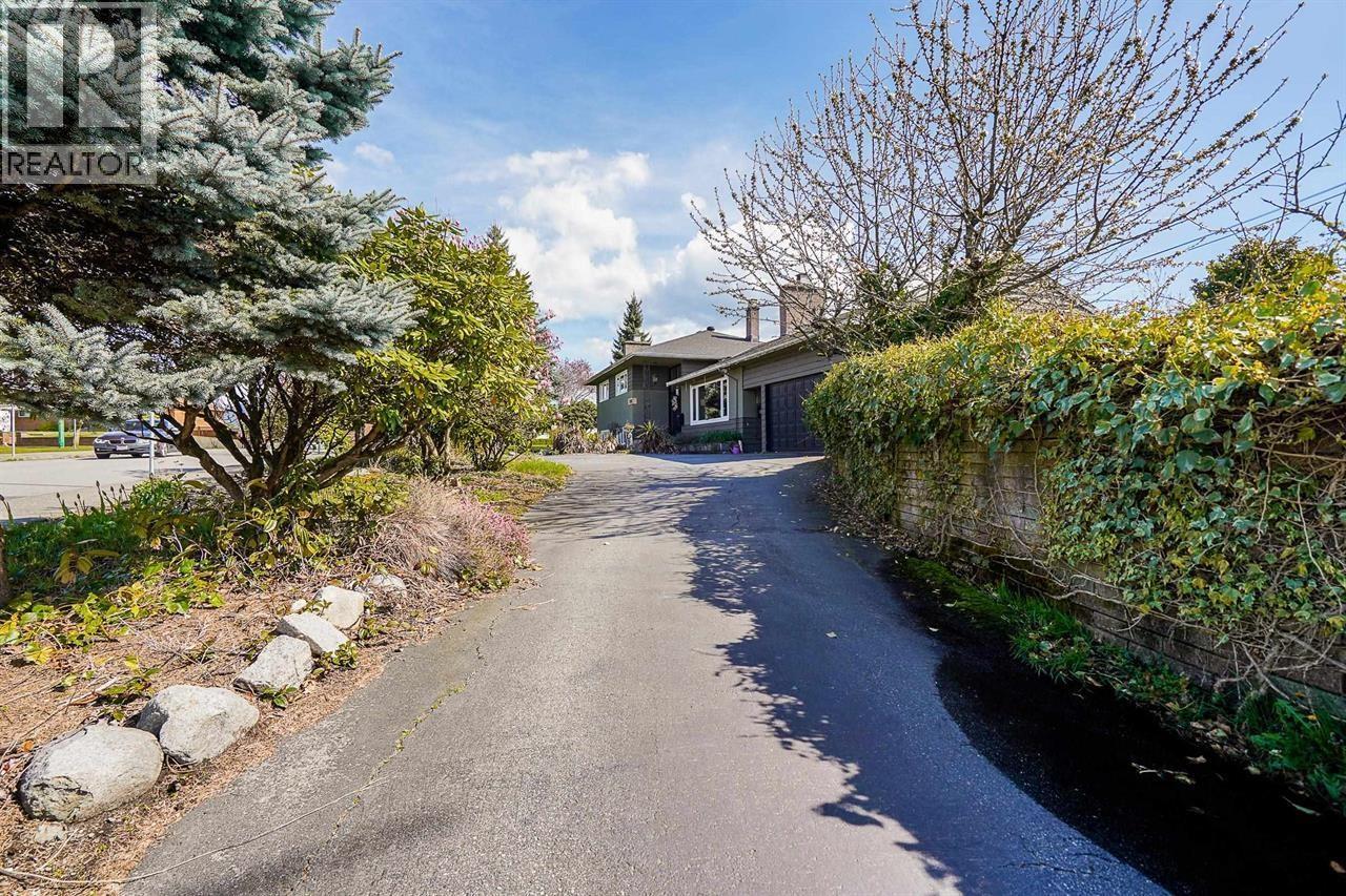 1740 Beta Avenue, Burnaby, British Columbia  V5C 5M7 - Photo 3 - R3104114