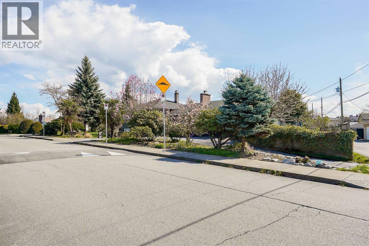 1740 Beta Avenue, Burnaby, British Columbia  V5C 5M7 - Photo 5 - R3104114