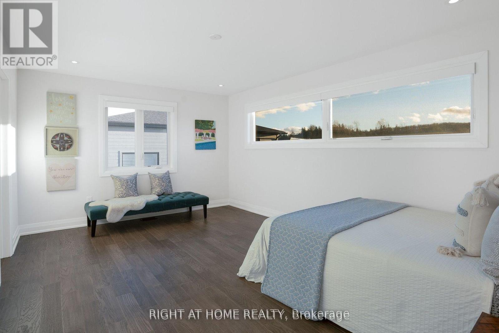 101 Sladden Court, Blue Mountains, Ontario  N0H 2P0 - Photo 33 - X12926700