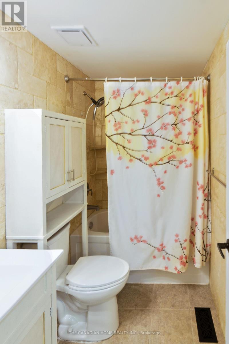 350 Boxbury Drive, Waterloo, Ontario  N2K 1W2 - Photo 13 - X12926704