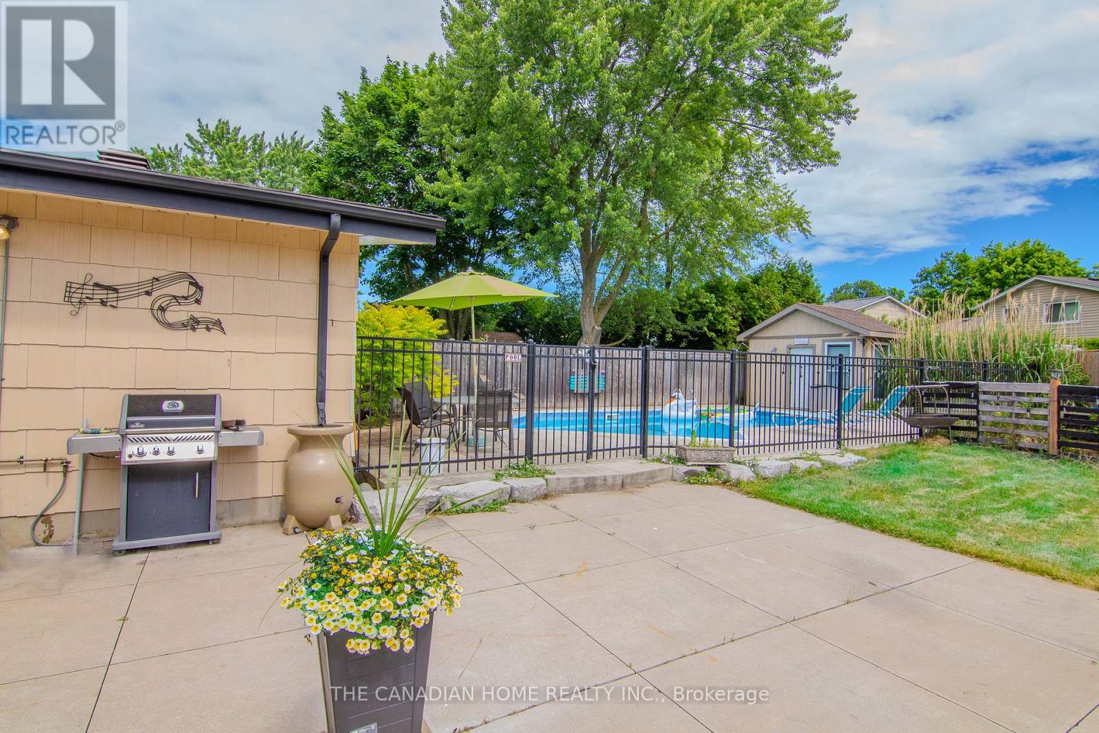 350 Boxbury Drive, Waterloo, Ontario  N2K 1W2 - Photo 23 - X12926704