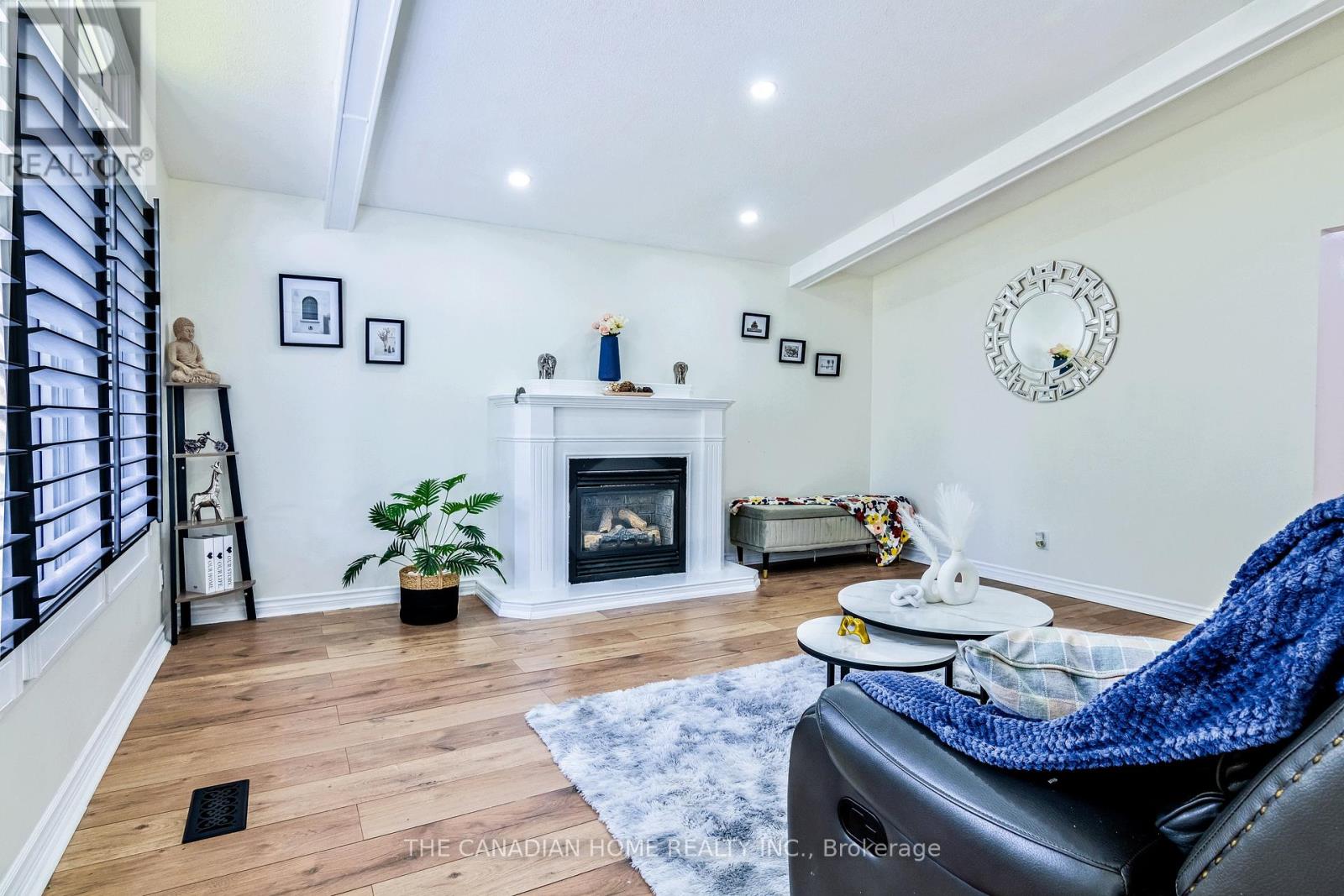 350 Boxbury Drive, Waterloo, Ontario  N2K 1W2 - Photo 4 - X12926704