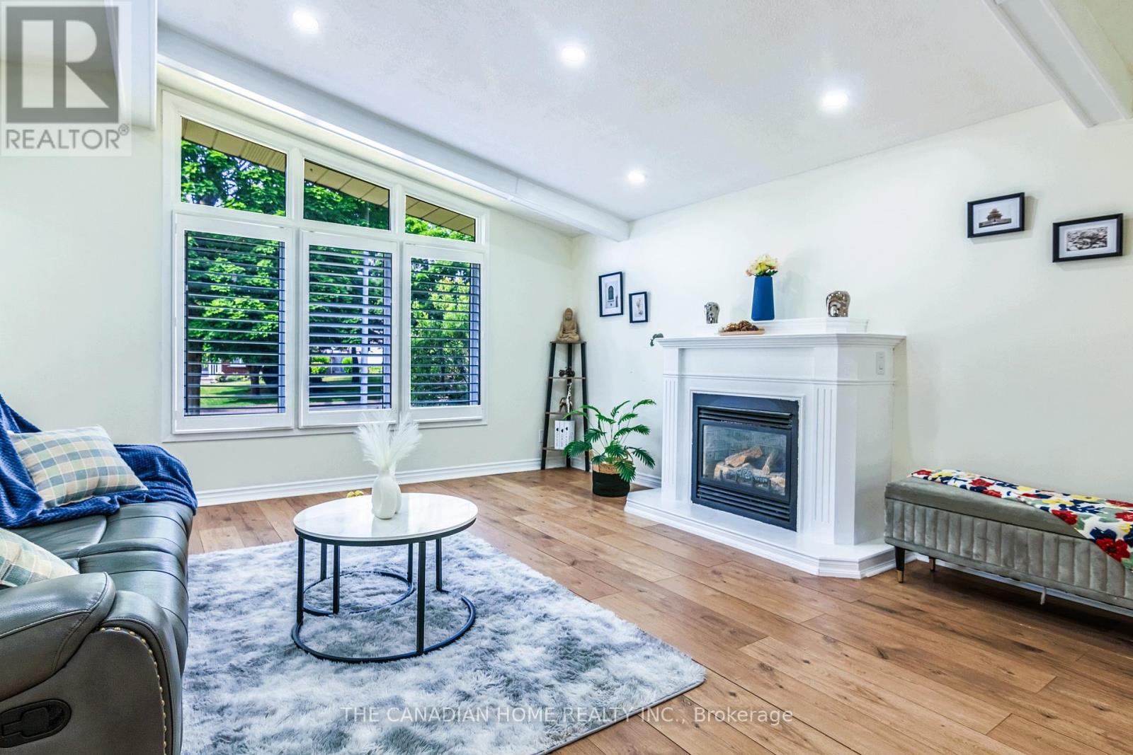 350 Boxbury Drive, Waterloo, Ontario  N2K 1W2 - Photo 5 - X12926704