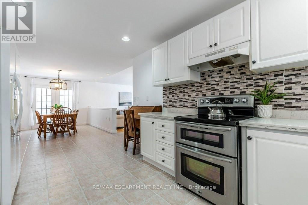 62 Spadara Drive, Hamilton, Ontario  L9B 2K3 - Photo 15 - X12926706