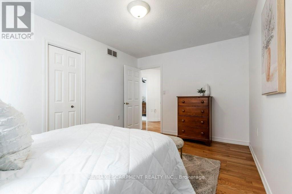 62 Spadara Drive, Hamilton, Ontario  L9B 2K3 - Photo 19 - X12926706