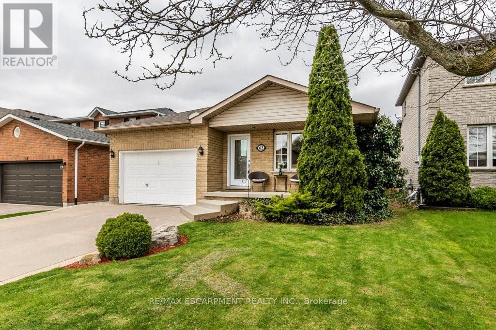 62 Spadara Drive, Hamilton, Ontario  L9B 2K3 - Photo 3 - X12926706