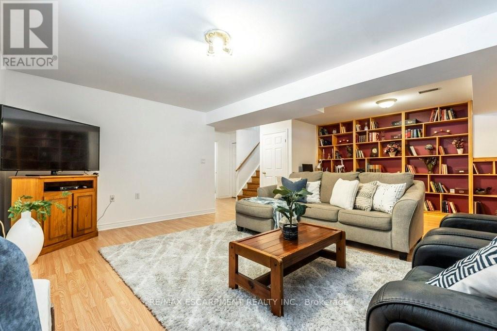 62 Spadara Drive, Hamilton, Ontario  L9B 2K3 - Photo 31 - X12926706