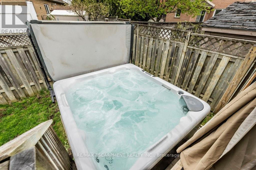 62 Spadara Drive, Hamilton, Ontario  L9B 2K3 - Photo 41 - X12926706