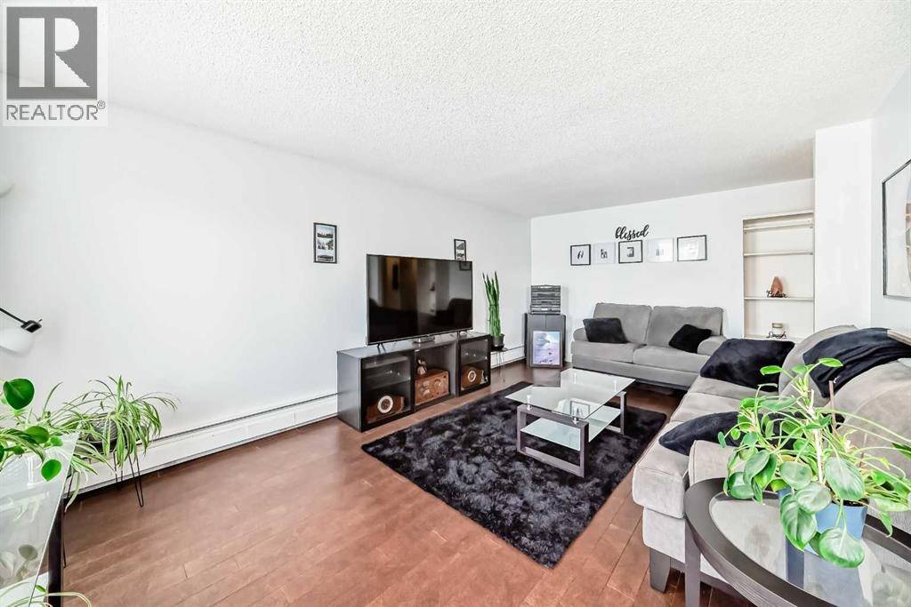 403, 4455d Greenview Drive NE, Calgary, Alberta  T2E 6M1 - Photo 4 - A2284809