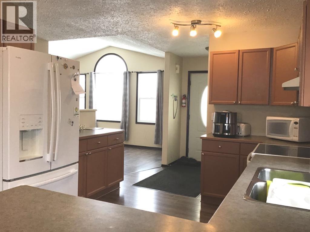 22 Kreiner Crescent, Whitecourt, Alberta  T7S 1X5 - Photo 3 - A2293087