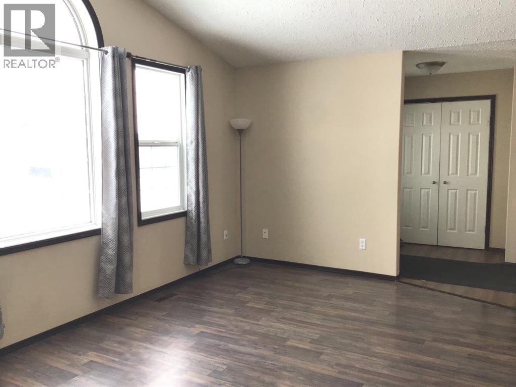 22 Kreiner Crescent, Whitecourt, Alberta  T7S 1X5 - Photo 6 - A2293087