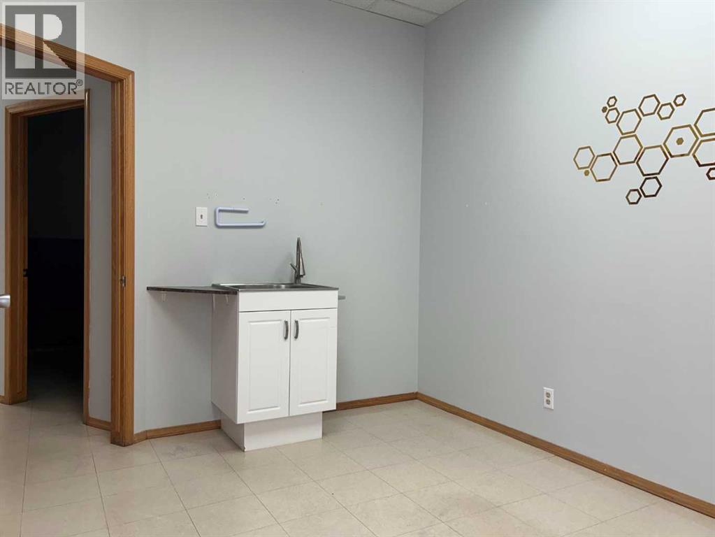 103a, 1501 Dunmore Road Se, Medicine Hat, Alberta  T1A 1Z8 - Photo 8 - A2255921