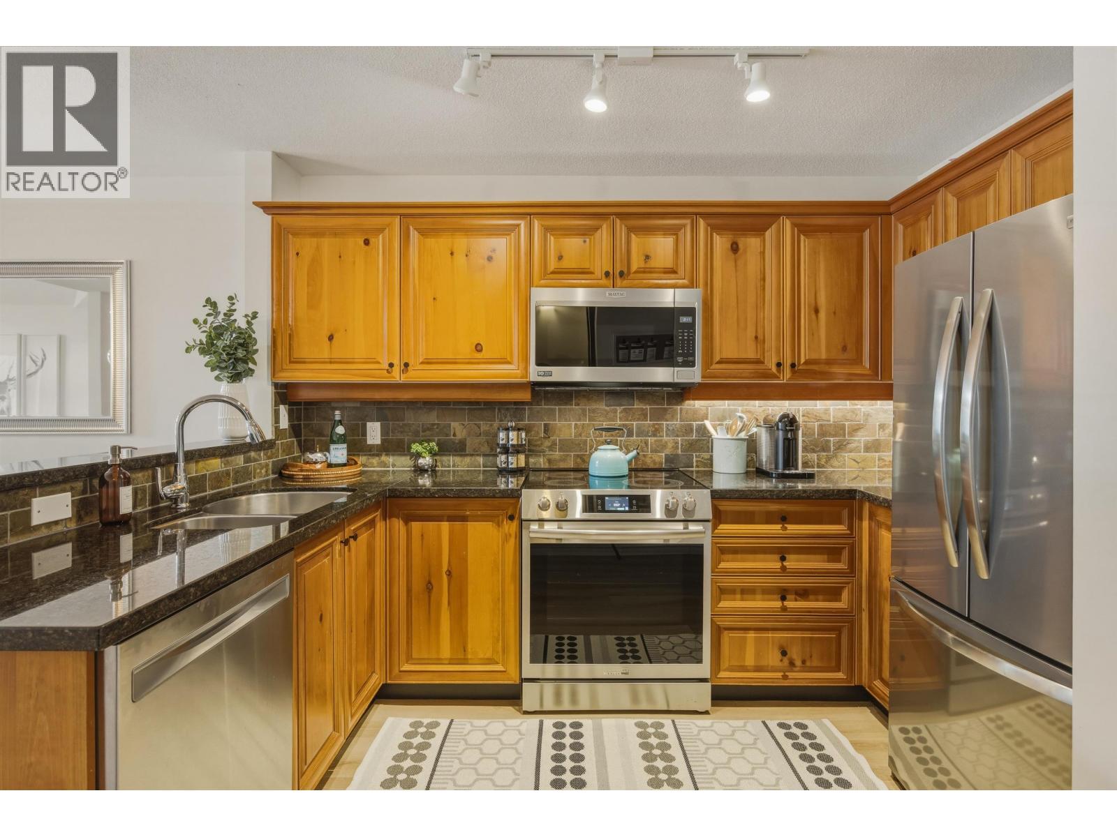 7 4890 Painted Cliff Road, Whistler, British Columbia  V8E 1C9 - Photo 7 - R3074650