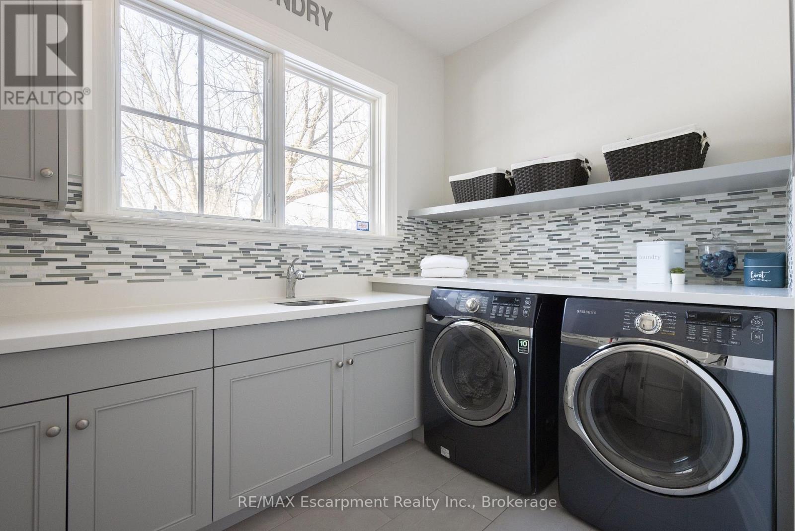 2469 Applewood Drive, Oakville, Ontario  L6L 1V7 - Photo 20 - W12823556