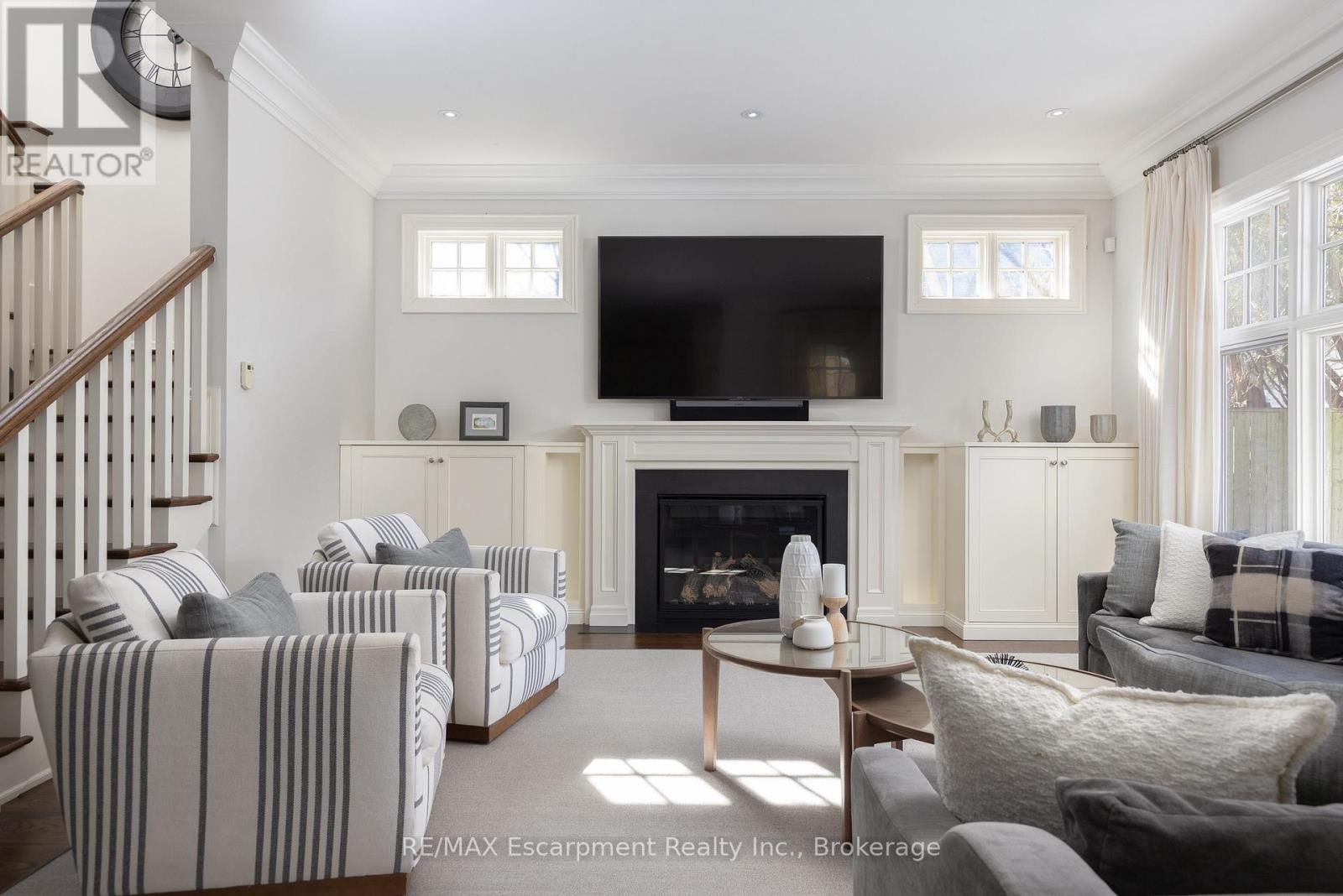 2469 Applewood Drive, Oakville, Ontario  L6L 1V7 - Photo 8 - W12823556