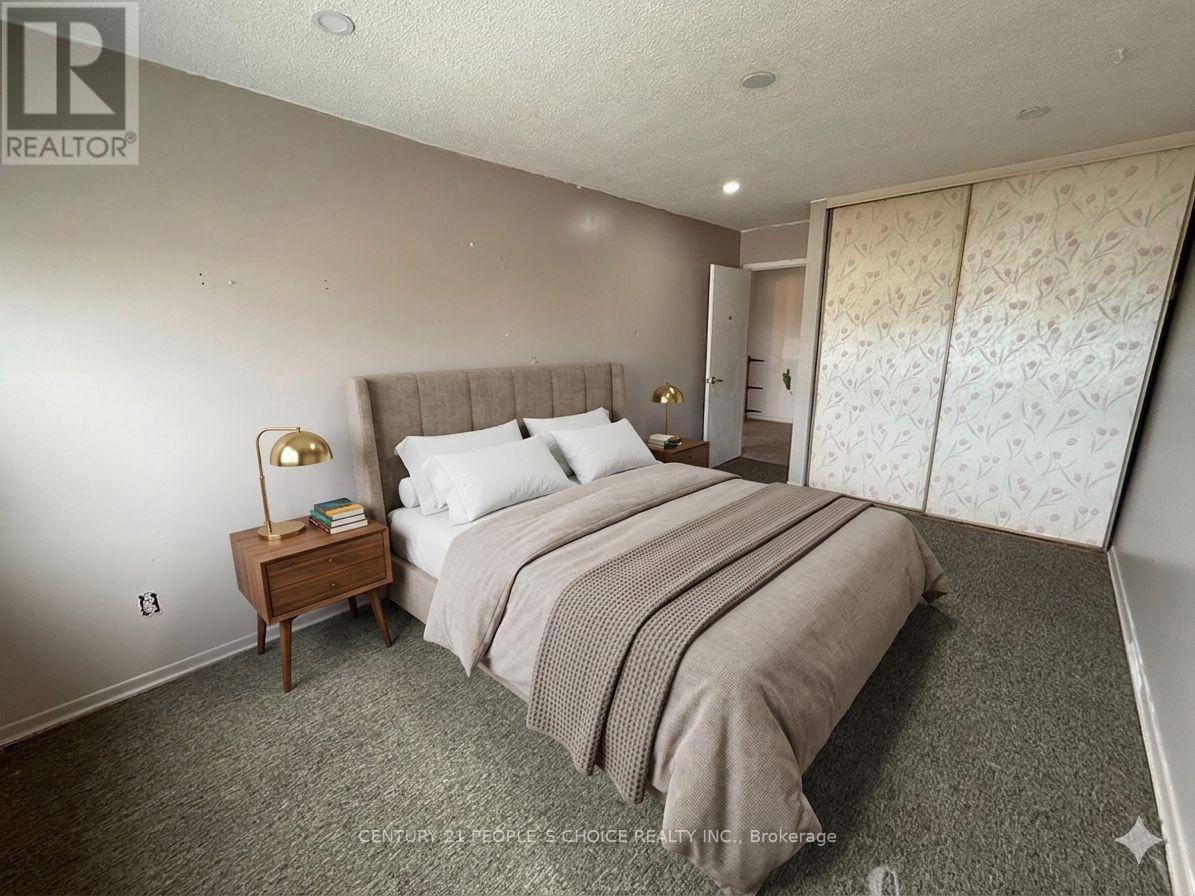 32 Horne Drive, Brampton, Ontario  L6V 2V3 - Photo 7 - W12862182