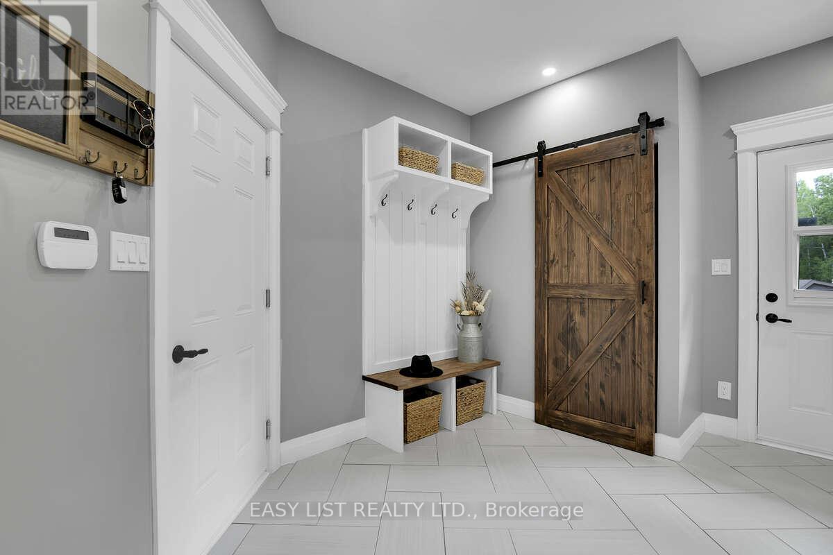 2882 B Line Road, Laurentian Valley, Ontario  K8A 6W8 - Photo 12 - X12926786