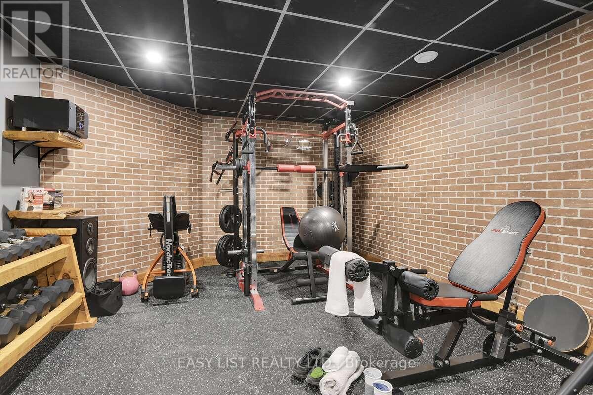 2882 B Line Road, Laurentian Valley, Ontario  K8A 6W8 - Photo 24 - X12926786