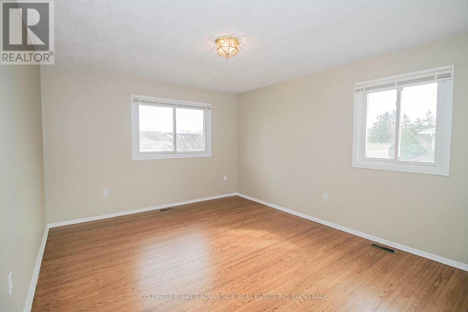 377 Silverthorn Crescent, Welland, Ontario  L3B 5N4 - Photo 22 - X12926774