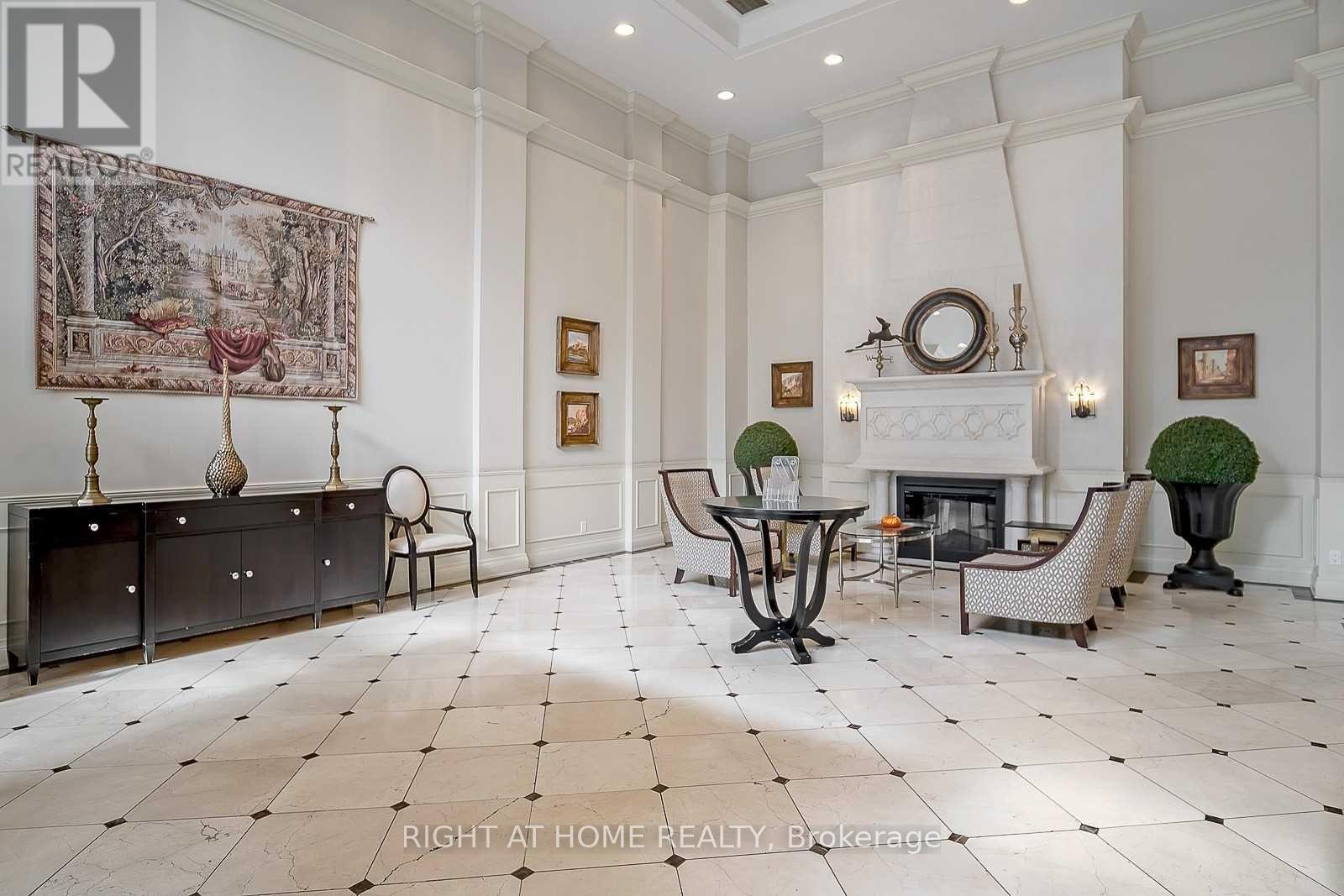 217 - 350 Red Maple Road, Richmond Hill, Ontario  L4C 6P5 - Photo 5 - N12926768