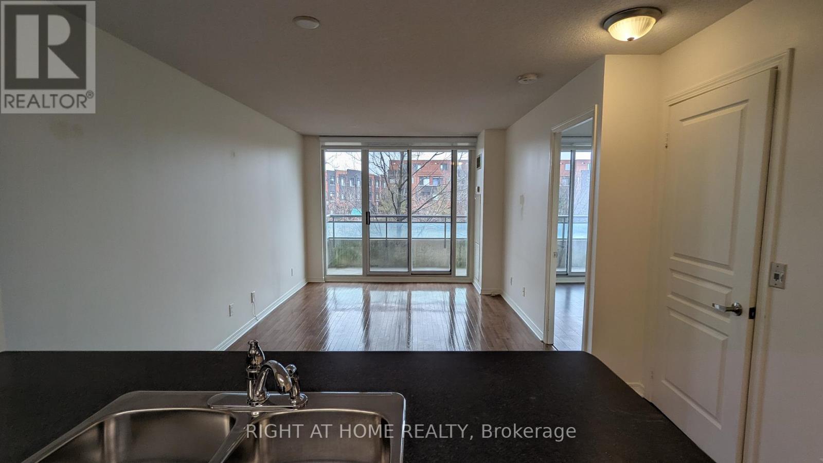 217 - 350 Red Maple Road, Richmond Hill, Ontario  L4C 6P5 - Photo 8 - N12926768