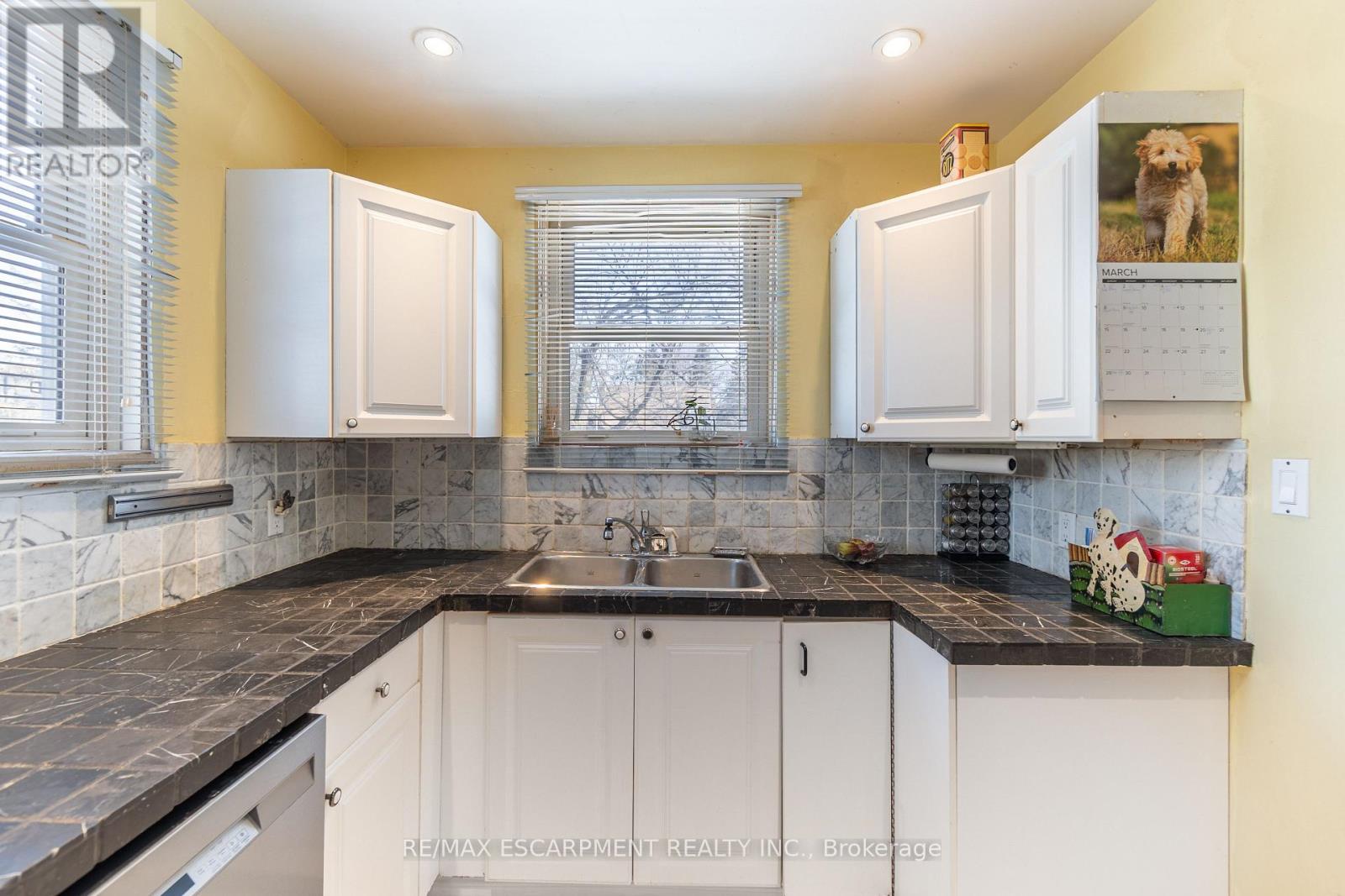 1088 Truman Avenue, Oakville, Ontario  L6H 1Y6 - Photo 10 - W12926782