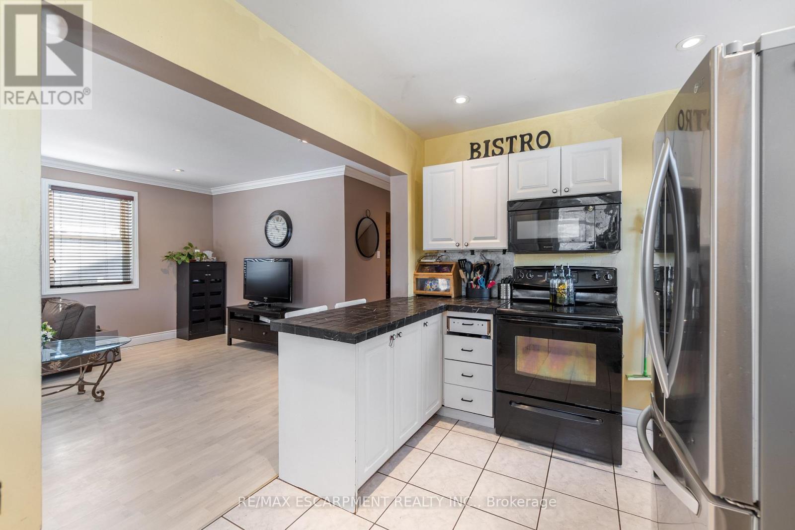 1088 Truman Avenue, Oakville, Ontario  L6H 1Y6 - Photo 11 - W12926782