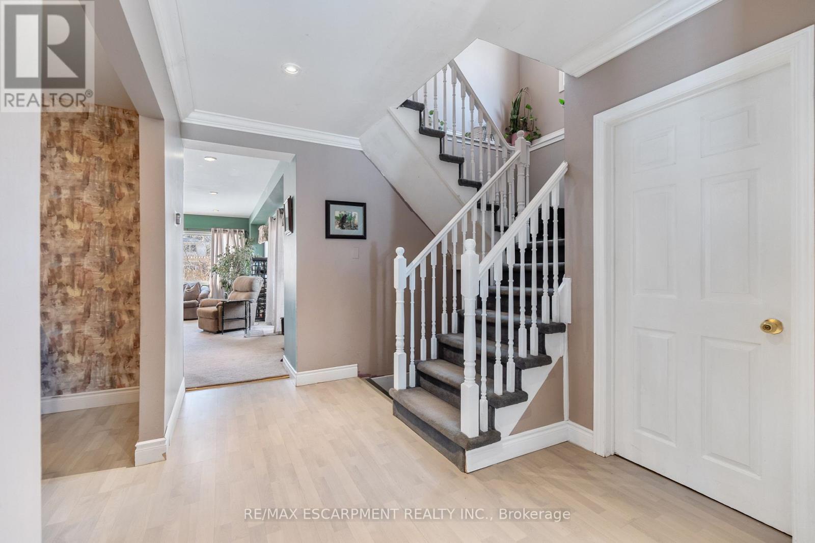 1088 Truman Avenue, Oakville, Ontario  L6H 1Y6 - Photo 12 - W12926782