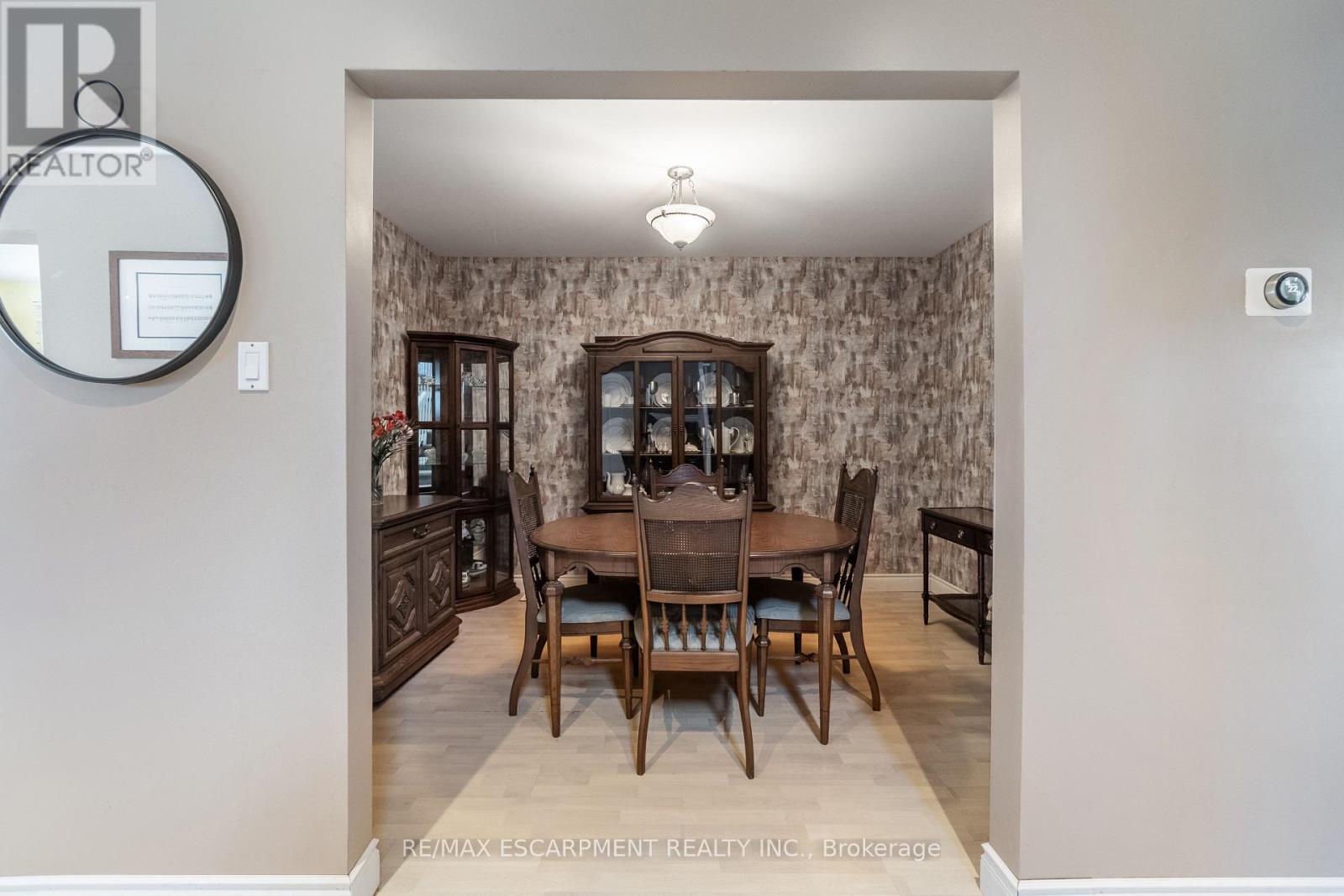 1088 Truman Avenue, Oakville, Ontario  L6H 1Y6 - Photo 13 - W12926782