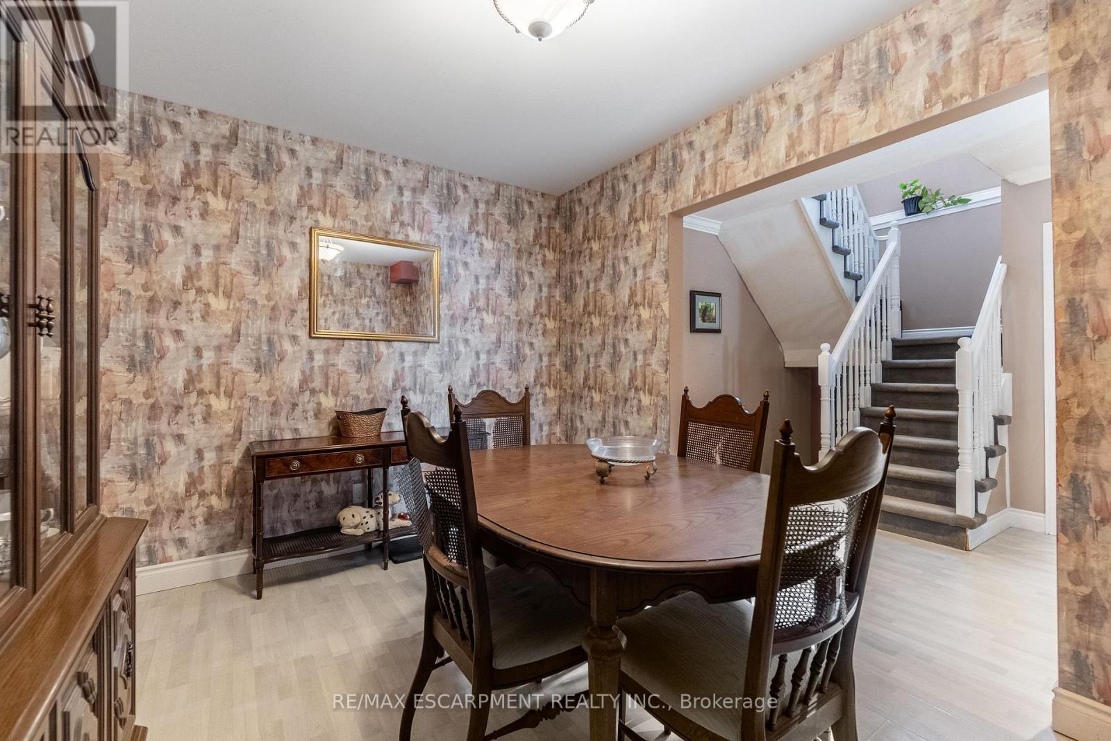 1088 Truman Avenue, Oakville, Ontario  L6H 1Y6 - Photo 14 - W12926782