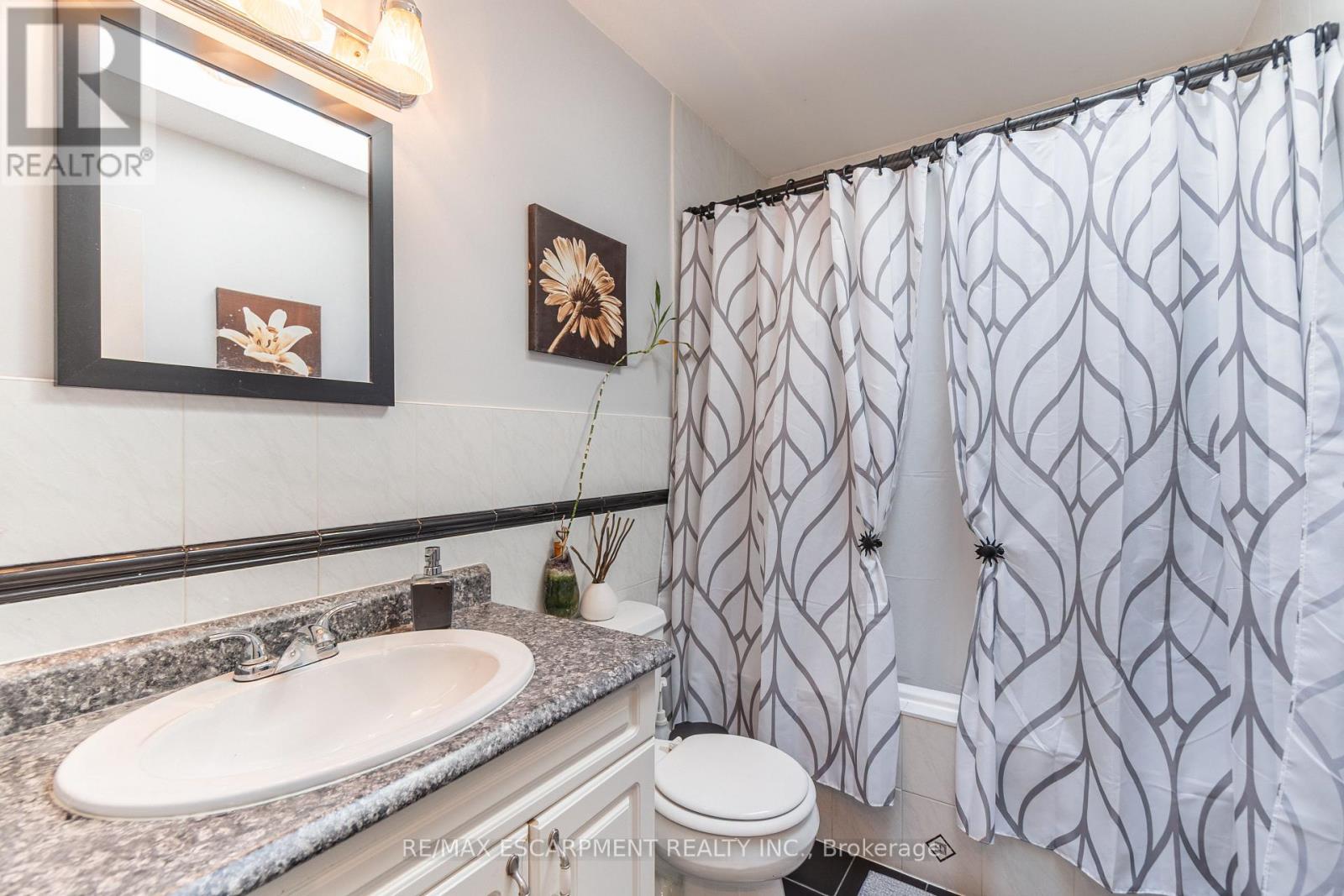 1088 Truman Avenue, Oakville, Ontario  L6H 1Y6 - Photo 29 - W12926782