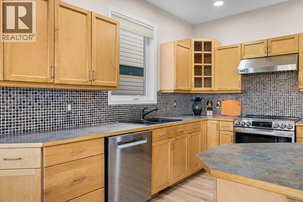 808 Lawrence Grassi Ridge, Canmore, Alberta  T1W 2Y6 - Photo 11 - A2291944