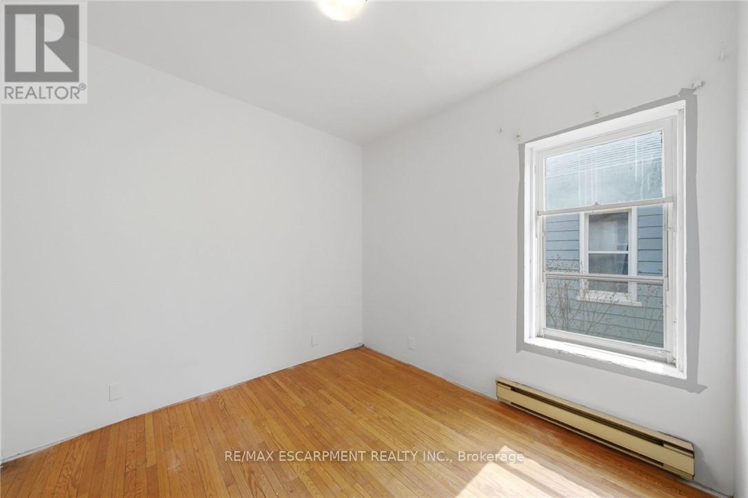 203 Brock Street, Brantford, Ontario  N3S 5W8 - Photo 14 - X12926784