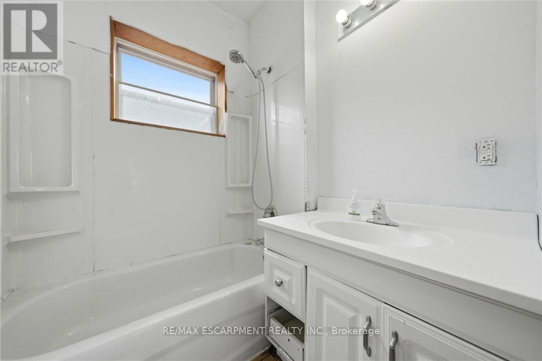 203 Brock Street, Brantford, Ontario  N3S 5W8 - Photo 16 - X12926784