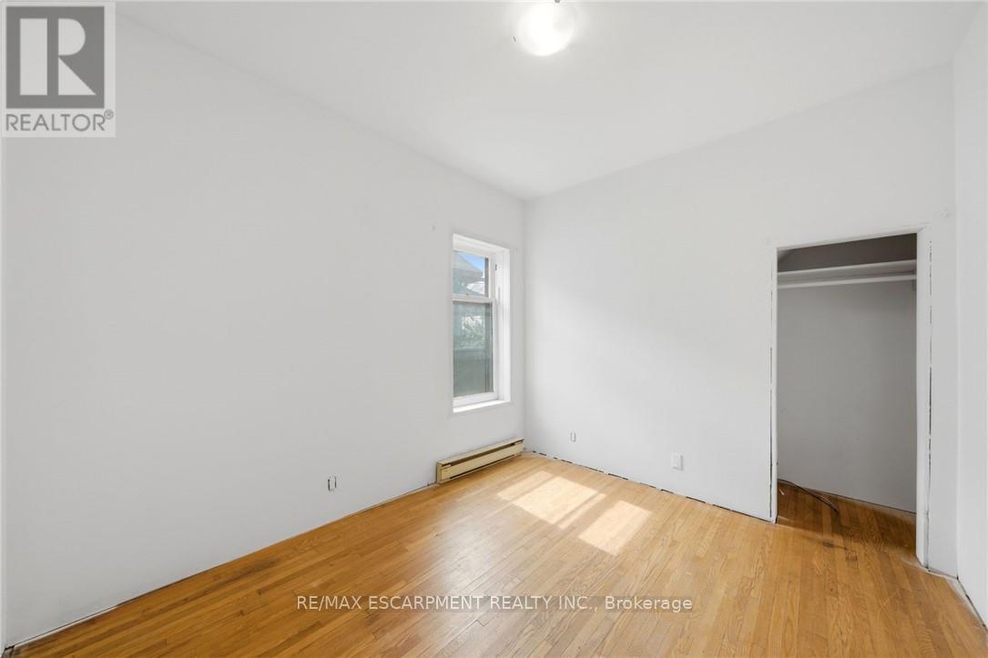 203 Brock Street, Brantford, Ontario  N3S 5W8 - Photo 17 - X12926784