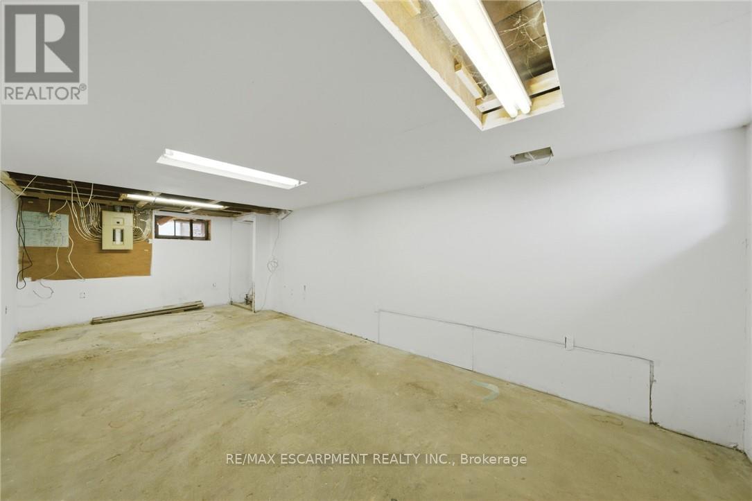 203 Brock Street, Brantford, Ontario  N3S 5W8 - Photo 24 - X12926784