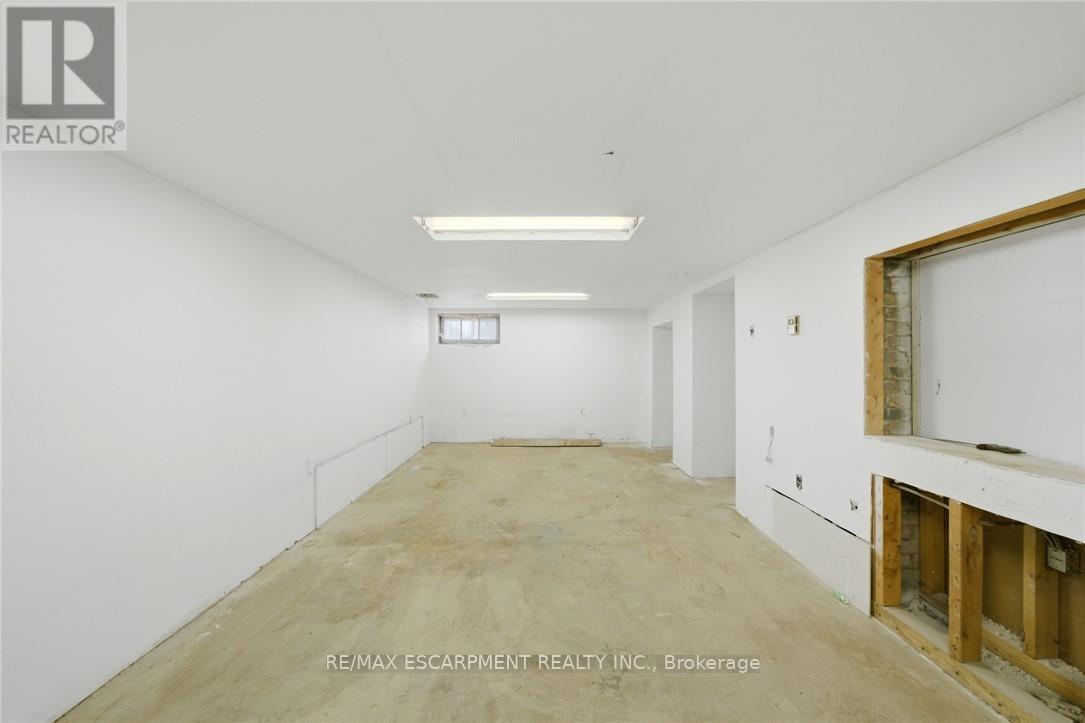 203 Brock Street, Brantford, Ontario  N3S 5W8 - Photo 25 - X12926784