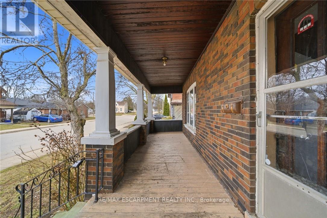 203 Brock Street, Brantford, Ontario  N3S 5W8 - Photo 3 - X12926784