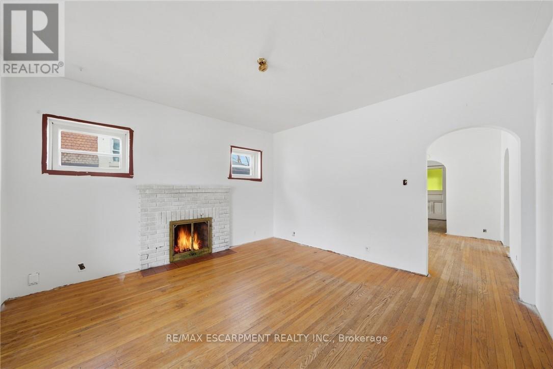 203 Brock Street, Brantford, Ontario  N3S 5W8 - Photo 5 - X12926784