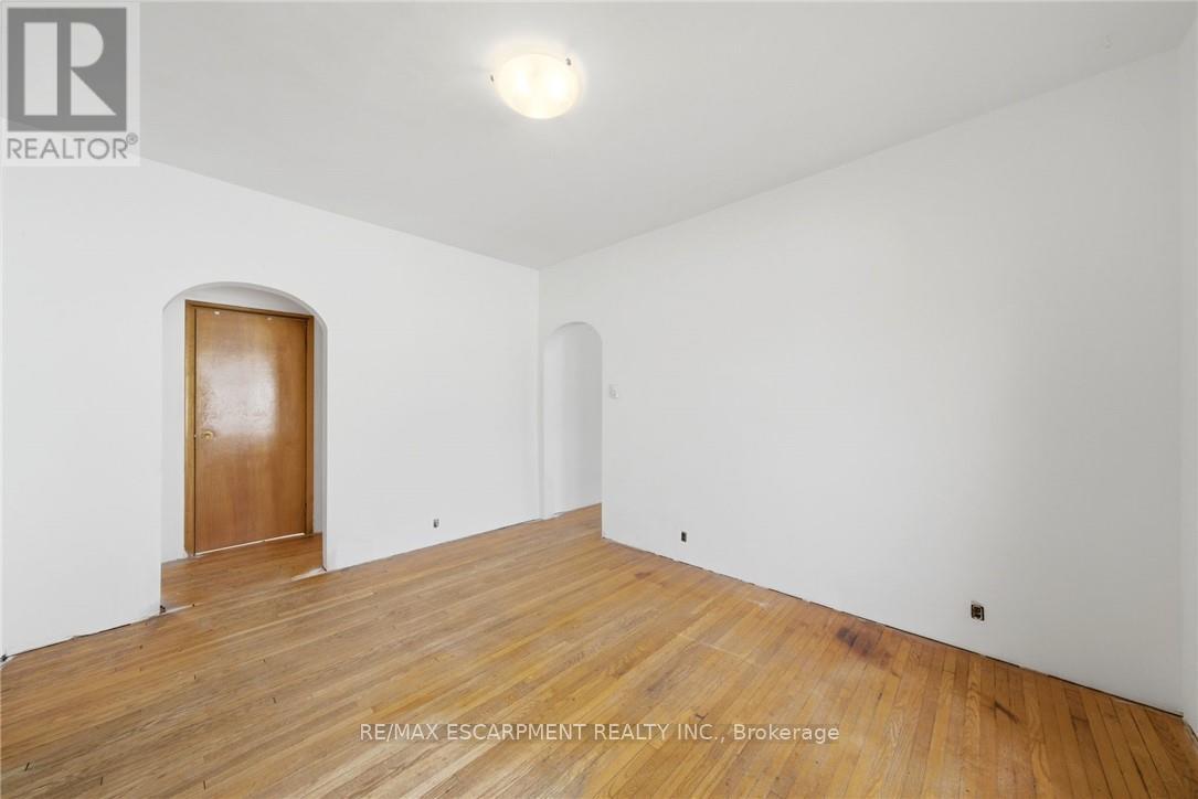 203 Brock Street, Brantford, Ontario  N3S 5W8 - Photo 9 - X12926784